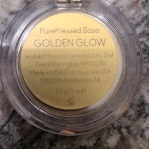 Pressed facial powder